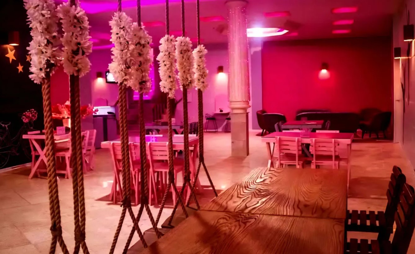 کافی شاپ زنانه مهر مشهد